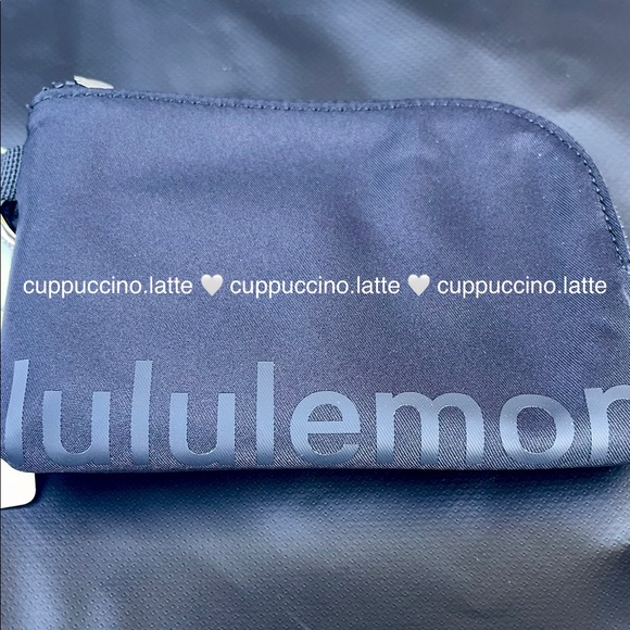 🖤NWT🖤Lululemon Athletica ‘Clippable Card Pouch’ Wallet in Black - Picture 7 of 12